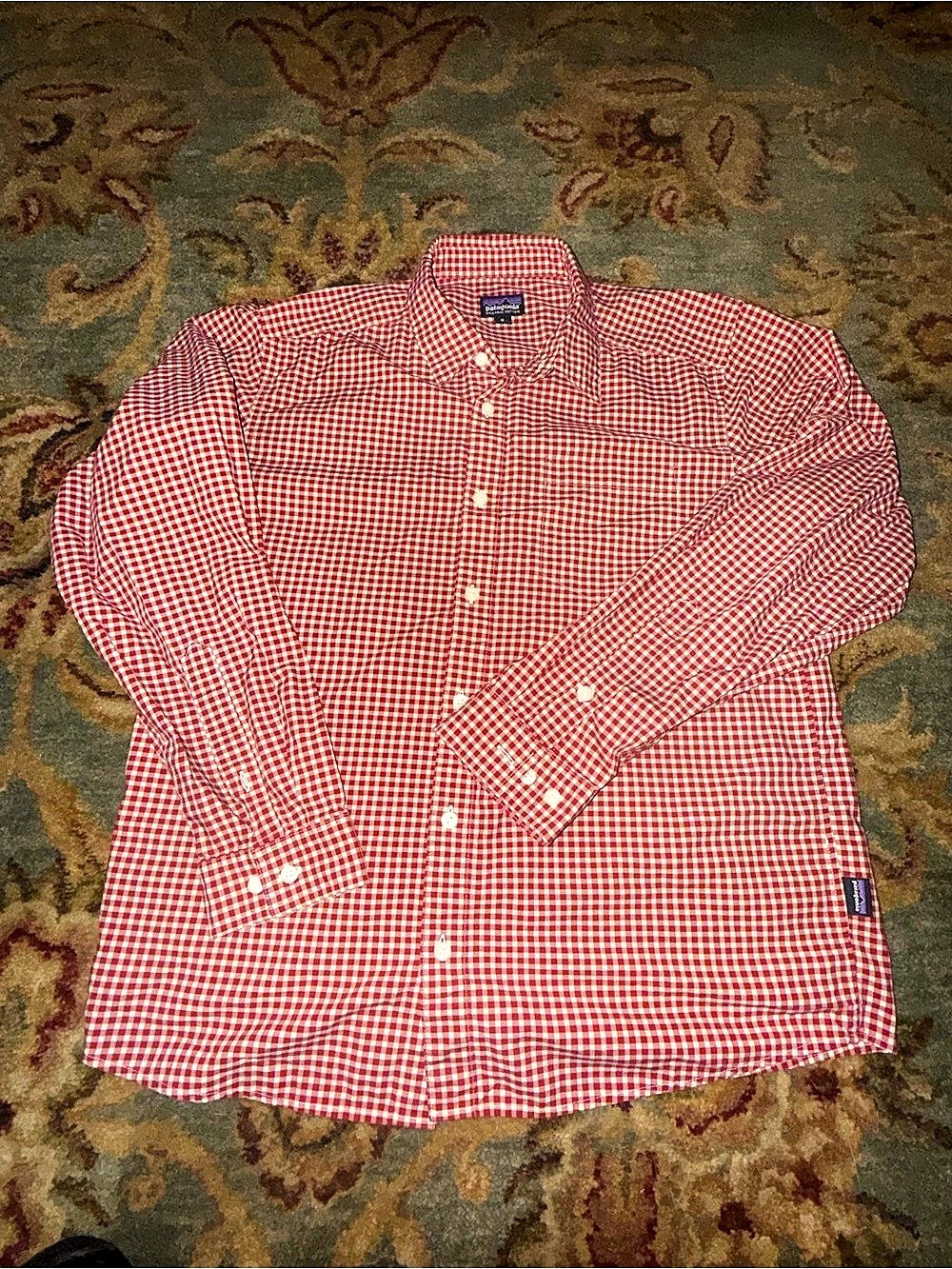 Patagonia Gingham Button Down Shirt in Red & White Size Medium